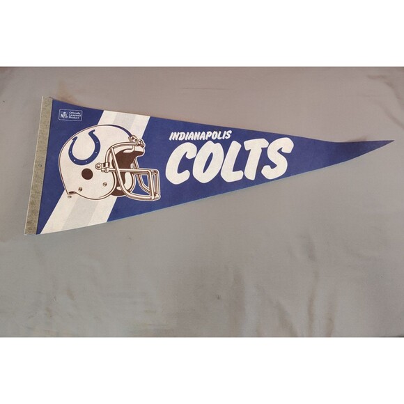 Vintage NFL Indianapolis Colts Football Felt Pennant 12"x30" - Picture 1 of 4